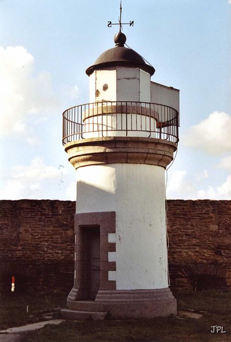 le petit phare sm.jpg